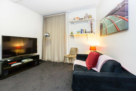 Imogen, Melbourne Studio Apartment - Accommodation Sunshine Coast 3