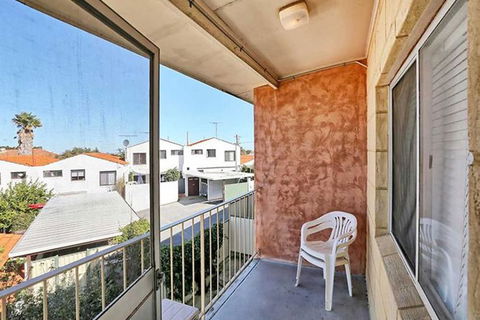 SUMMER BREEZE - Holiday And Business Accommodation - Accommodation Sunshine Coast 2