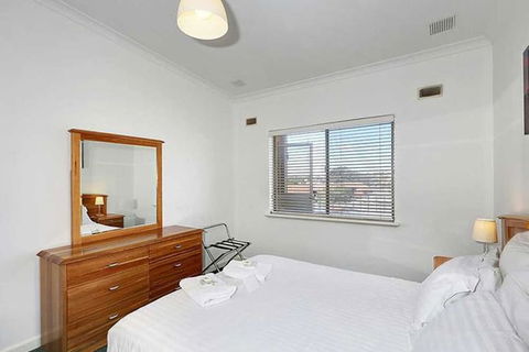 SUMMER BREEZE - Holiday And Business Accommodation - Accommodation Sunshine Coast 6
