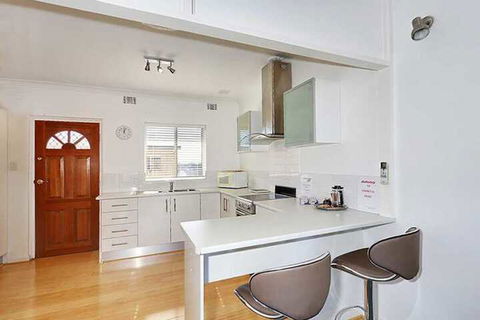 SUMMER BREEZE - Holiday And Business Accommodation - Accommodation Sunshine Coast 5