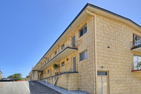 SUMMER BREEZE - Holiday And Business Accommodation - Accommodation Sunshine Coast 1