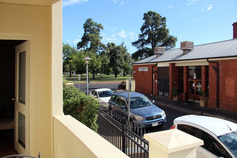 Adelaide Central Apartment - 3BR, 2Bath & Carpark - Accommodation Sunshine Coast 6