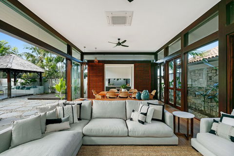 ESPRIT 2 PALM COVE BRAND NEW - Accommodation Sunshine Coast 3