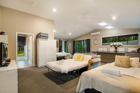 A PERFECT STAY - Lennox Unique Coastal Retreat - Accommodation Sunshine Coast 5