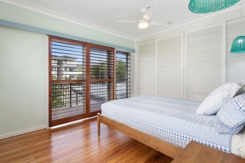 BEACH HOUSE On PEARL - Accommodation Sunshine Coast 4