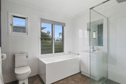 BEACH HOUSE On PEARL - Accommodation Sunshine Coast 7