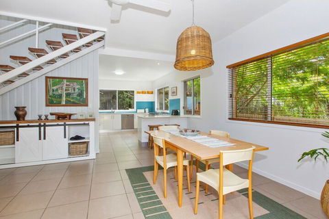 BEACH HOUSE On PEARL - Accommodation Sunshine Coast 3