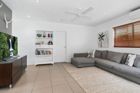 BEACH HOUSE On PEARL - Accommodation Sunshine Coast 2