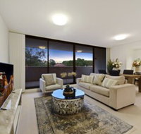 HomeHotel Spacious Luxury Apt Next to Shopping - Accommodation Sunshine Coast