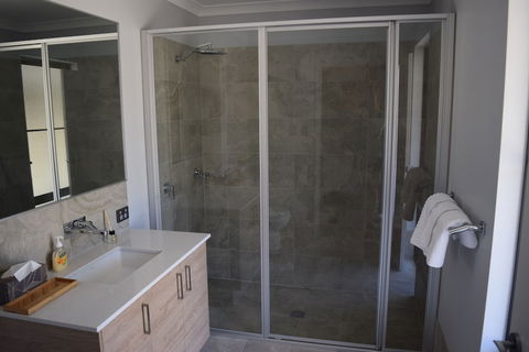 Eagle Bay House - Accommodation Sunshine Coast 1