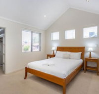 Coode Street Townhouse - Accommodation Sunshine Coast