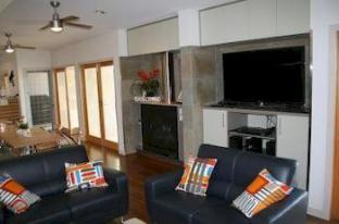 Maleny Grove - Accommodation Sunshine Coast 3