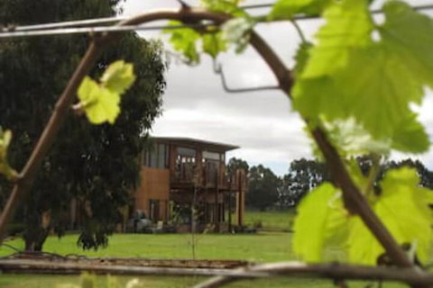 Bettenay Loft Spa Apartment & Lakeview Chalets - Accommodation Sunshine Coast 0