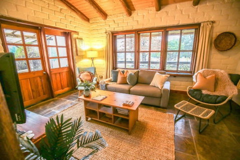 Feathertop Retreat - Accommodation Sunshine Coast 1