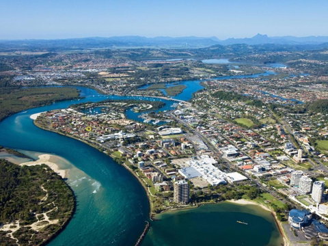 2 / 8 Banks Avenue Easy Walk To Tweed Heads Bowls Club - Accommodation Sunshine Coast 1