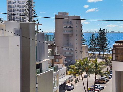 Woobera Unit 14 On The Hill Overlooking Tweed Heads & Coolangatta - Accommodation Sunshine Coast 3