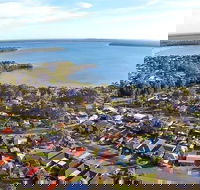 Paradise Bungalow Waterfront - Accommodation Sunshine Coast