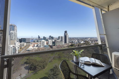 Oaks Melbourne On William Suites - Accommodation Sunshine Coast 6