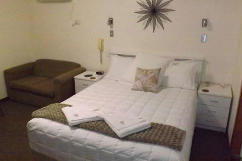 Karuah Motor Inn - Accommodation Sunshine Coast 4