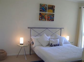 Art On Hart - Accommodation Sunshine Coast 2