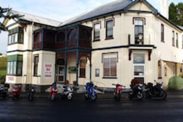 Waratah TAS Accommodation Sunshine Coast