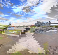 Hamilton Lakeside Motel - Accommodation Sunshine Coast