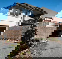 The Waverley International Hotel - Accommodation Sunshine Coast