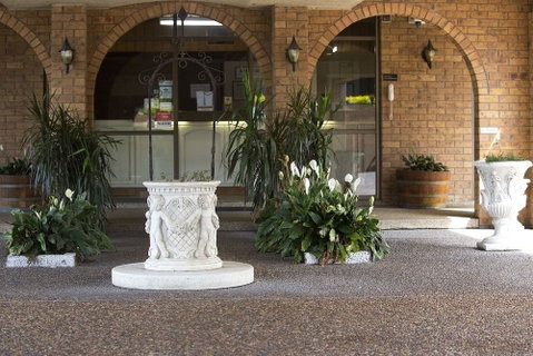Cumberland Motor Inn - Accommodation Sunshine Coast 0