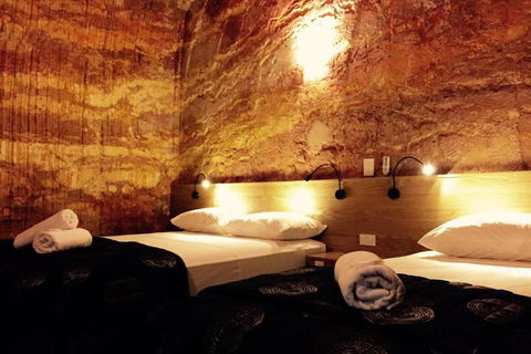 The Lookout Cave Underground Motel - Accommodation Sunshine Coast 7