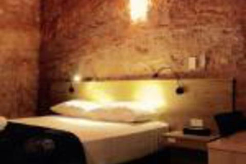 The Lookout Cave Underground Motel - Accommodation Sunshine Coast 0