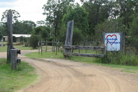 Lovedale Cottages - Accommodation Sunshine Coast 1