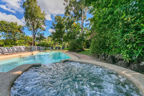 Beachfront Apartments On Trinity Beach - Accommodation Sunshine Coast 3