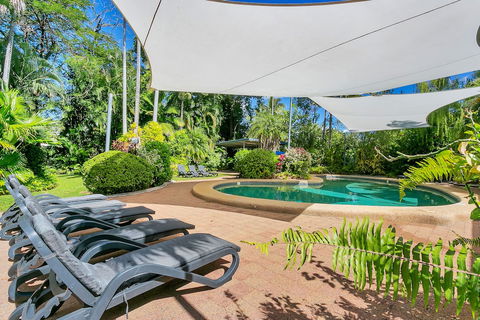 Beachfront Apartments On Trinity Beach - Accommodation Sunshine Coast 5