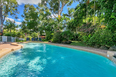 Beachfront Apartments On Trinity Beach - Accommodation Sunshine Coast 2
