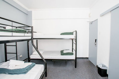 Westend Backpackers Hostel - Accommodation Sunshine Coast 5