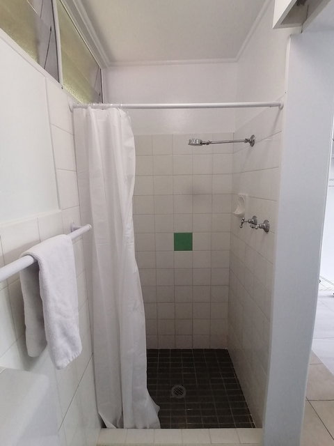 Hoey Moey Backpackers - Hostel - Accommodation Sunshine Coast 2