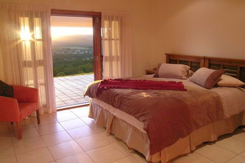 The Summit Rainforest Retreat - Accommodation Sunshine Coast 2