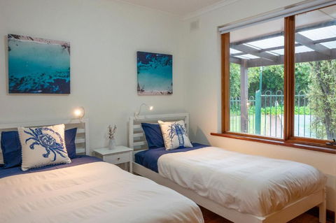 Linger Longer Vineyard Bed & Breakfast - Accommodation Sunshine Coast 5