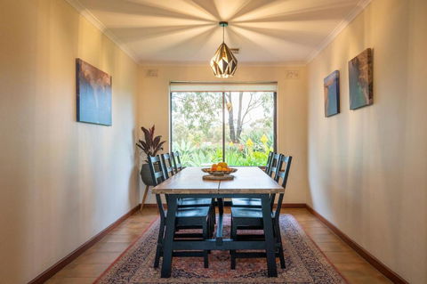 Linger Longer Vineyard Bed & Breakfast - Accommodation Sunshine Coast 4