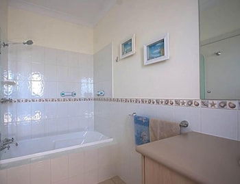 Searenity Holiday Accommodation - Accommodation Sunshine Coast 3