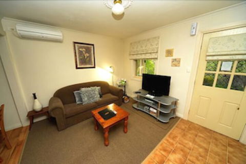 Riesling Trail & Clare Valley Cottages - Accommodation Sunshine Coast 3