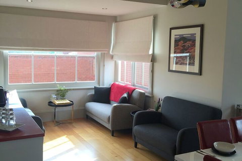 Gregory House - Accommodation Sunshine Coast 3