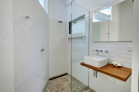 EUREKA - Accommodation Sunshine Coast 3