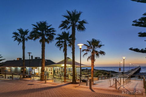 The Beach House At Grange - Accommodation Sunshine Coast 4