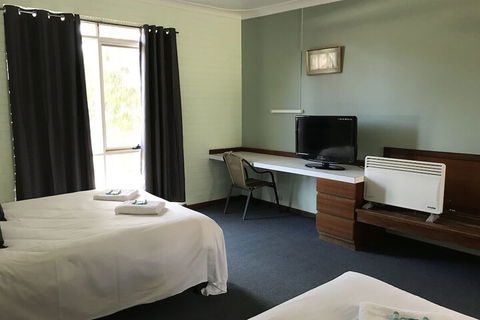 Walpole Hotel Motel - Accommodation Sunshine Coast 2
