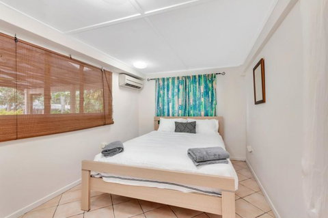Edge Hill Holiday Home / Cairns - Accommodation Sunshine Coast 5