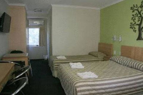 Queensgate Motel - Accommodation Sunshine Coast 1