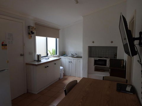 Lazy Lobster Holiday Units & Chalets - Accommodation Sunshine Coast 4