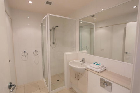 Delightful Family Apartment In Modern Complex - Accommodation Sunshine Coast 5