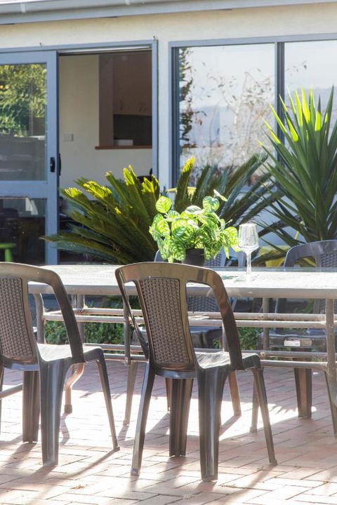 Relax In San Remo - Accommodation Sunshine Coast 3